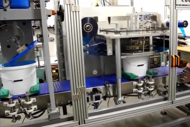 emmersealer, emmersluiter, emmersluitmachine, sluitmachine, emmersealer, sealmachine, dekseloplegger, dekselsluiter, dekselsluitmachine